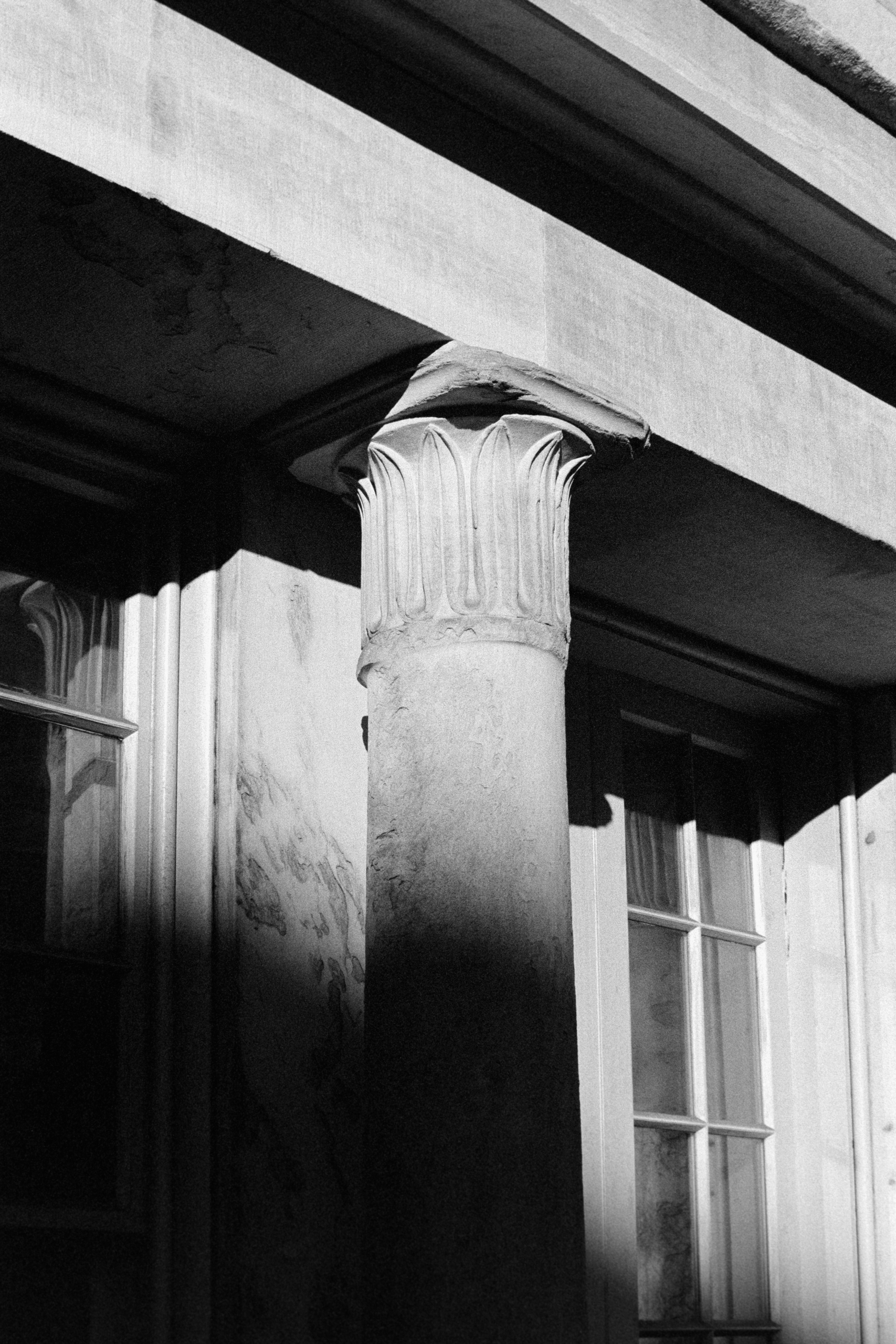 Black and White image of a pillar